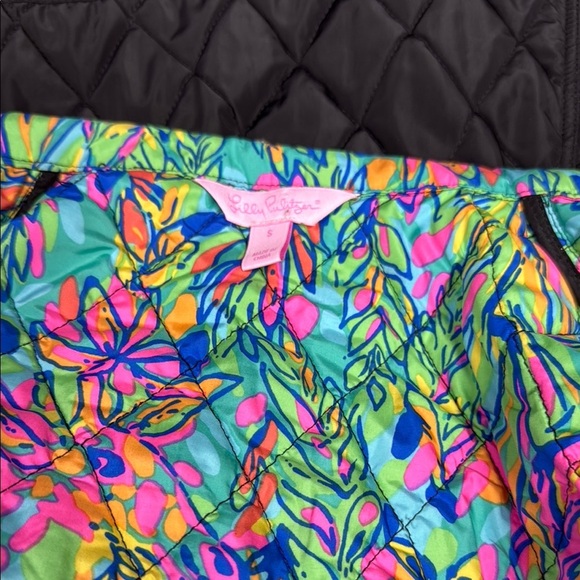 Lilly Pulitzer Quilted Black and Gold Vest - Picture 5 of 7